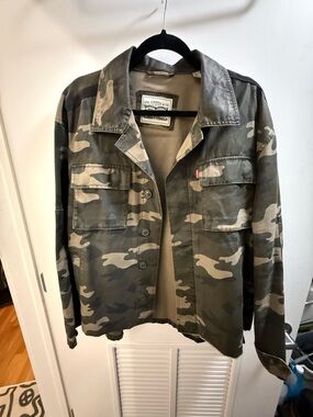 Levi's Men's Olive & Tan Camo Field Jacket